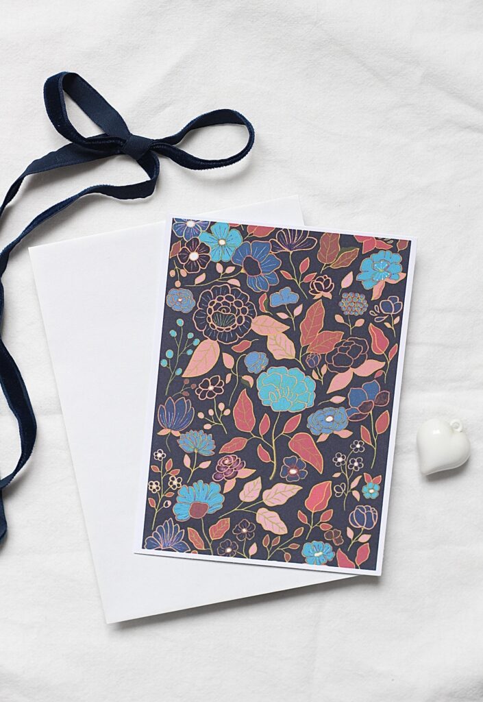 Carte postale Hue fleurs bleues